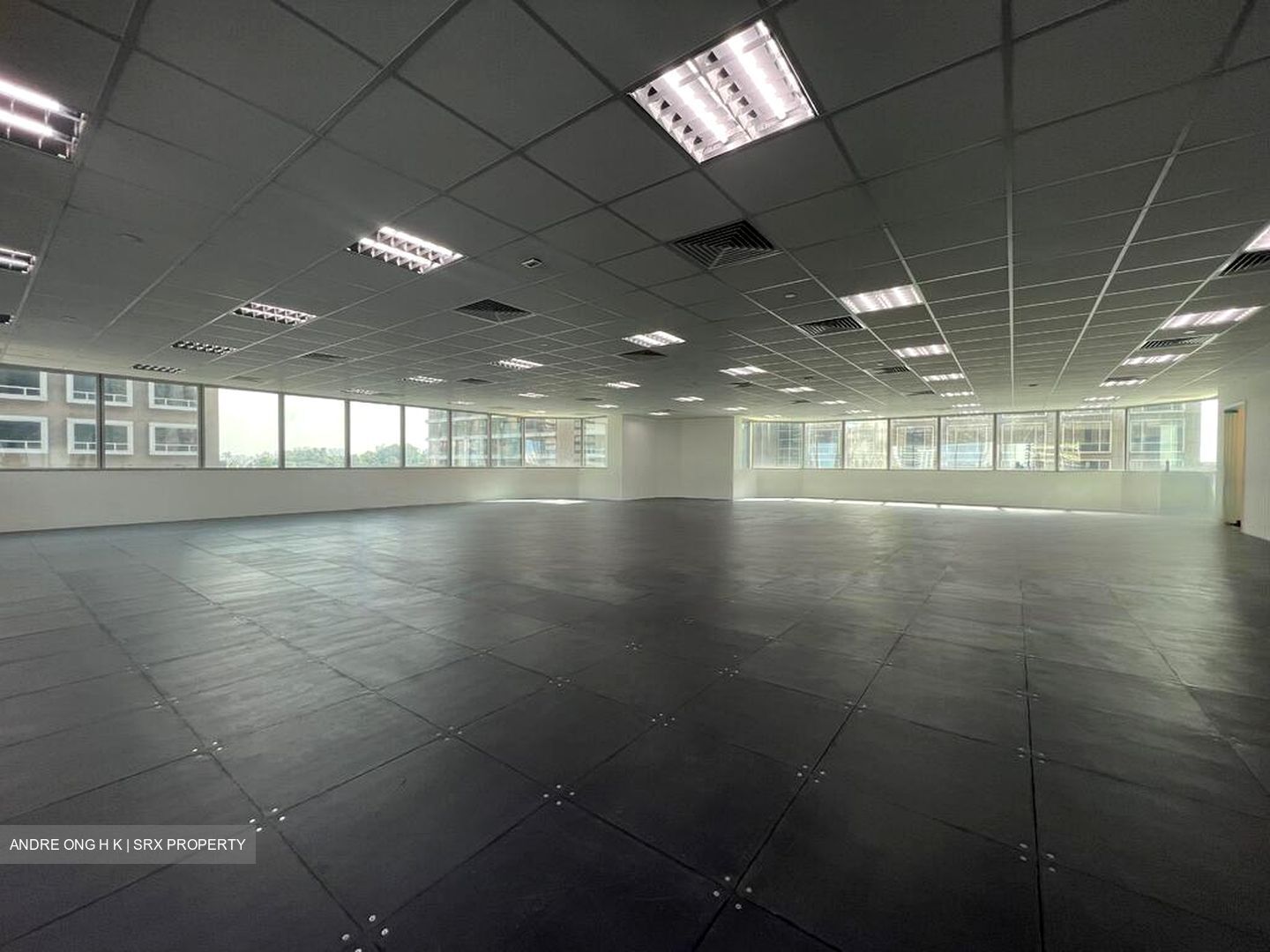 Odeon Towers (D7), Office #450870891